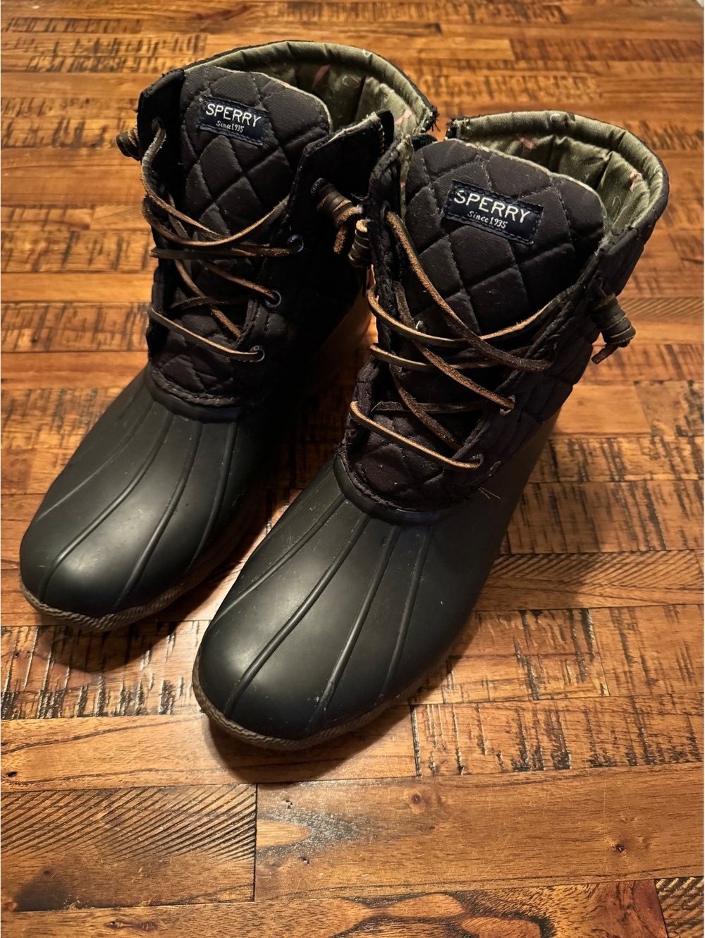 Sperry Women's Black Quilted Duck Boots Size 9.5